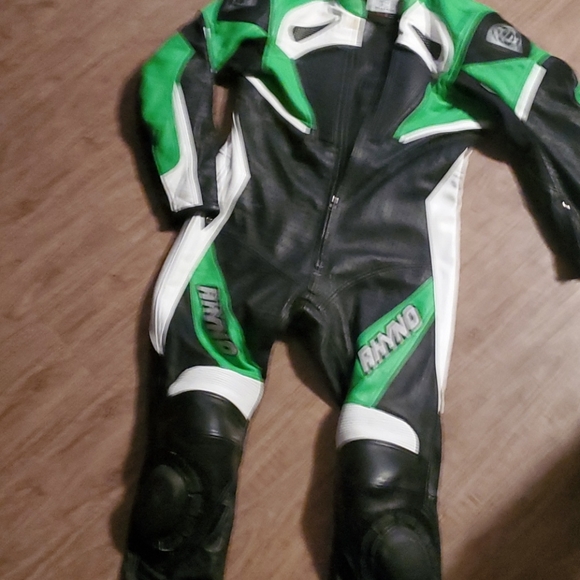 Motorcycle racing suit - Picture 2 of 5